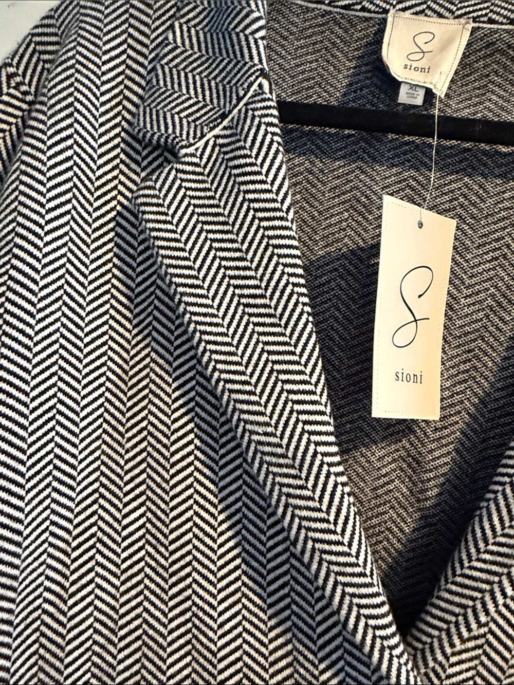 Sioni Black & White Herringbone Single-Button Blazer - Picture 4 of 7